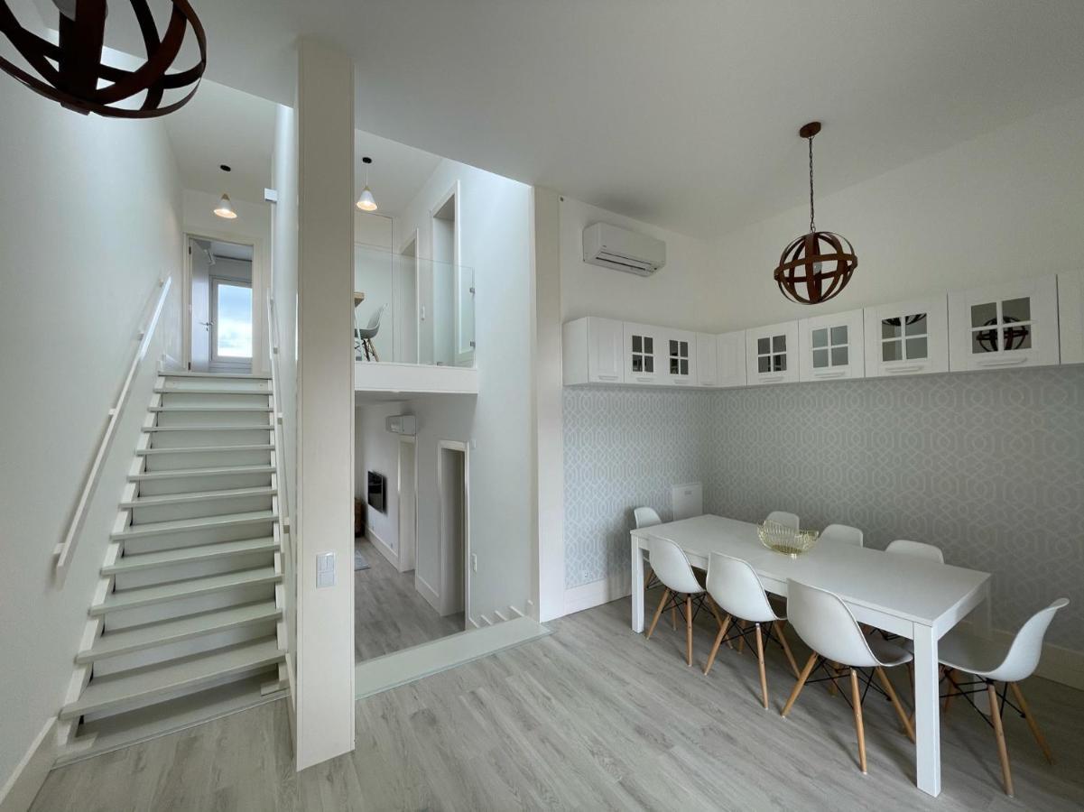 Beautiful Penthouse Apartment With Terrace - 4 Minute Walk To The Beach Troia Exterior photo