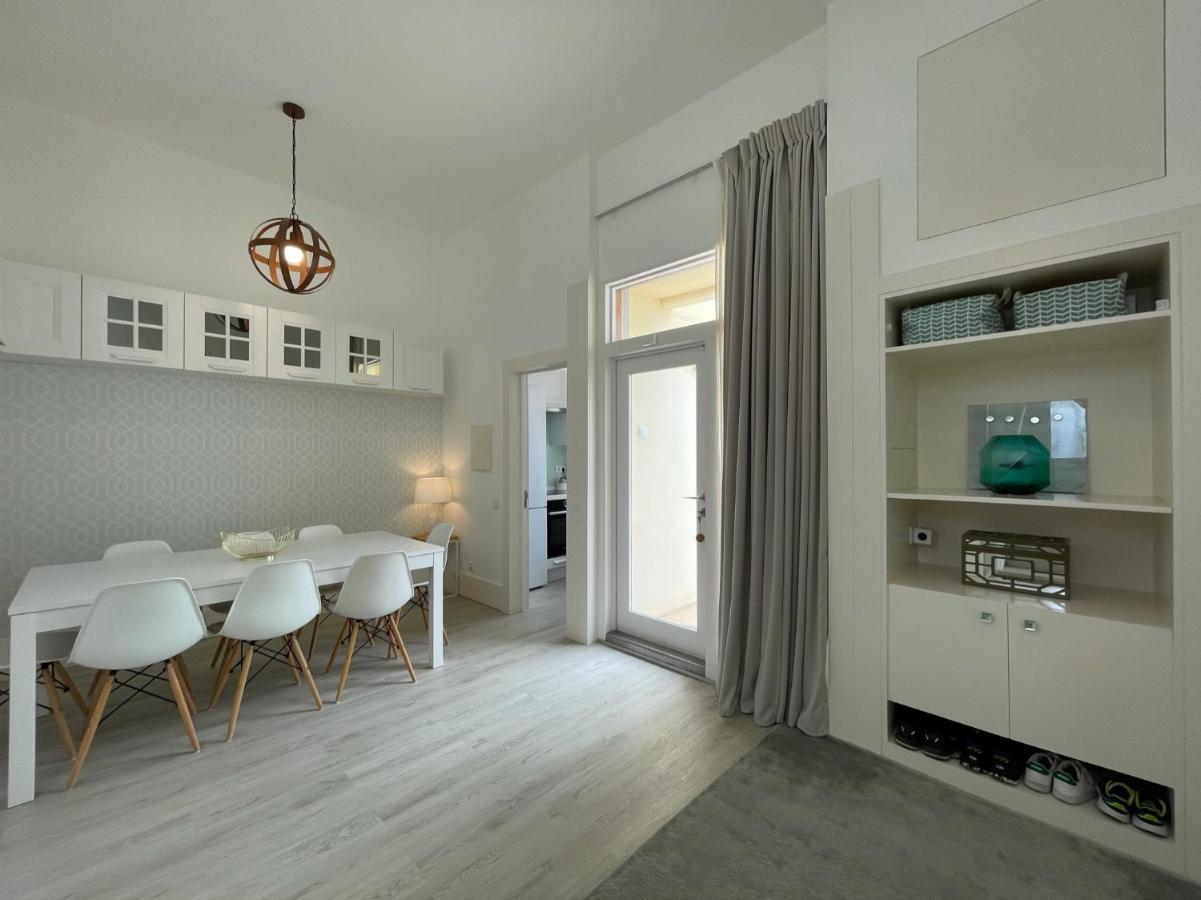 Beautiful Penthouse Apartment With Terrace - 4 Minute Walk To The Beach Troia Exterior photo